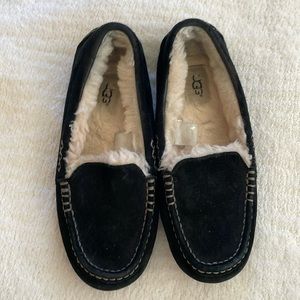 Ugg women's black loafer slippers size 7